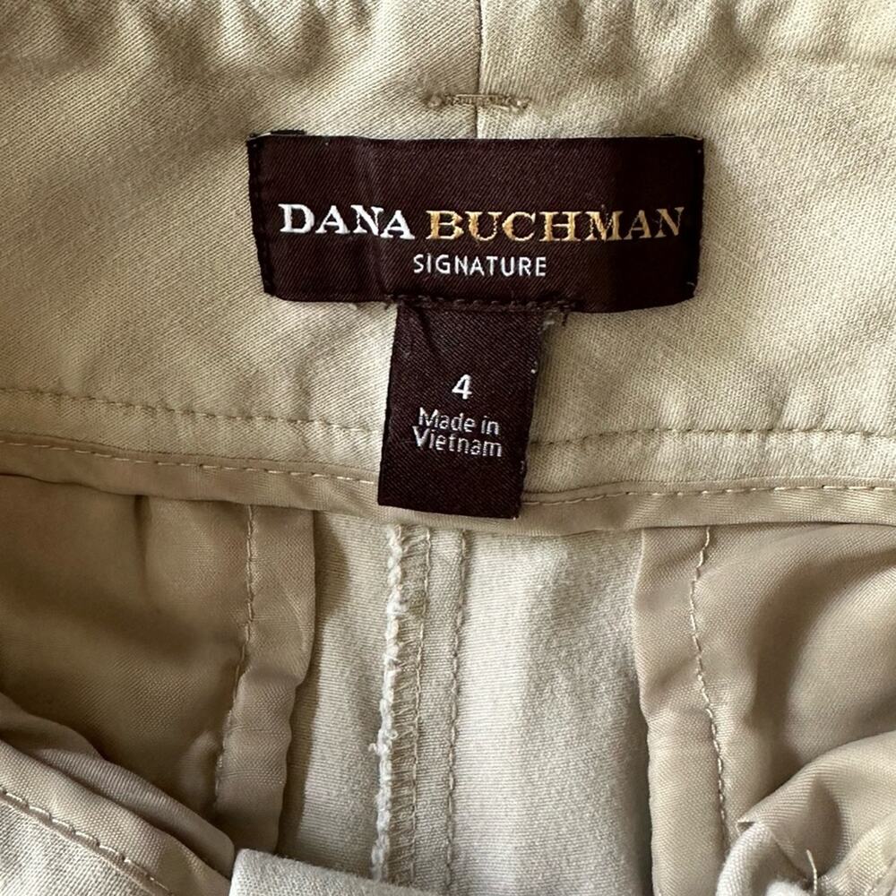 Women's Dana Buchman Khaki Bermuda Shorts Size 4 - Picture 2 of 3